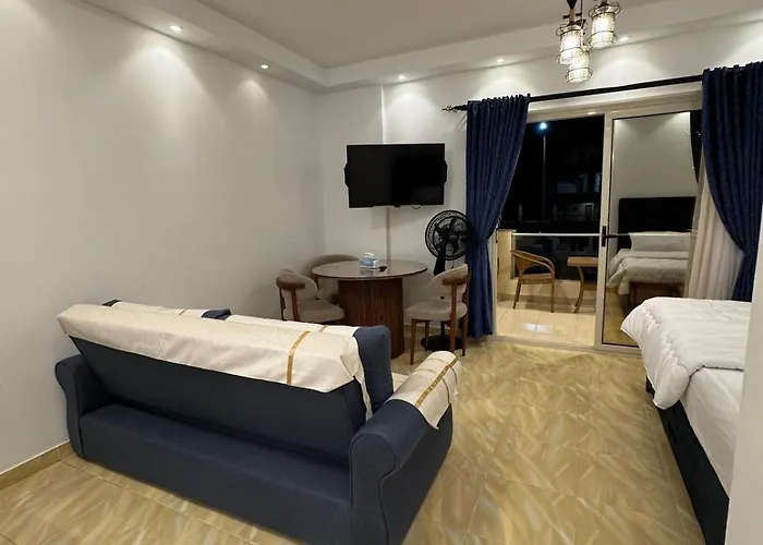 Cozy With Balcony In Florenza Khamsin -3 Pools And Prime Location In Eribia District Apartment