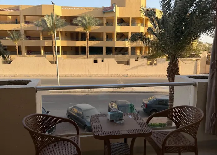 Cozy With Balcony In Florenza Khamsin -3 Pools And Prime Location In Eribia District *